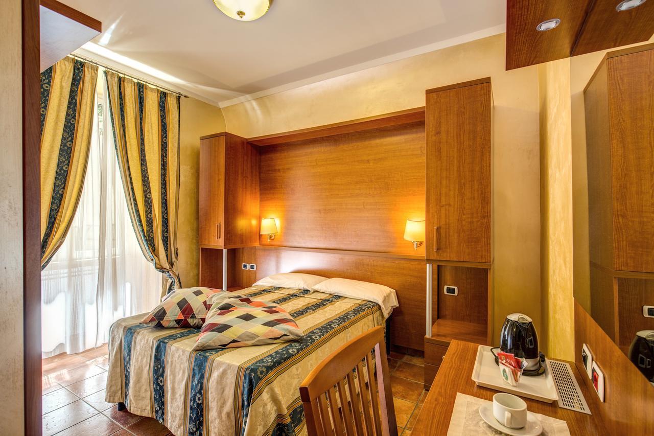 Hotel Maryelen 2 โรม ภายนอก รูปภาพ